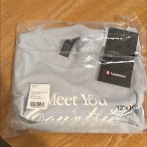 Lululemon Athletica Light Gray Short Sleeve Tee